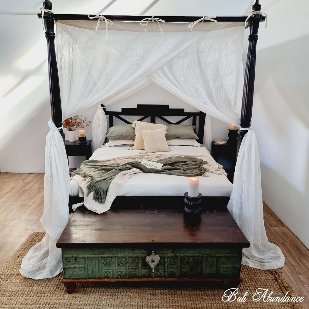 four poster beds